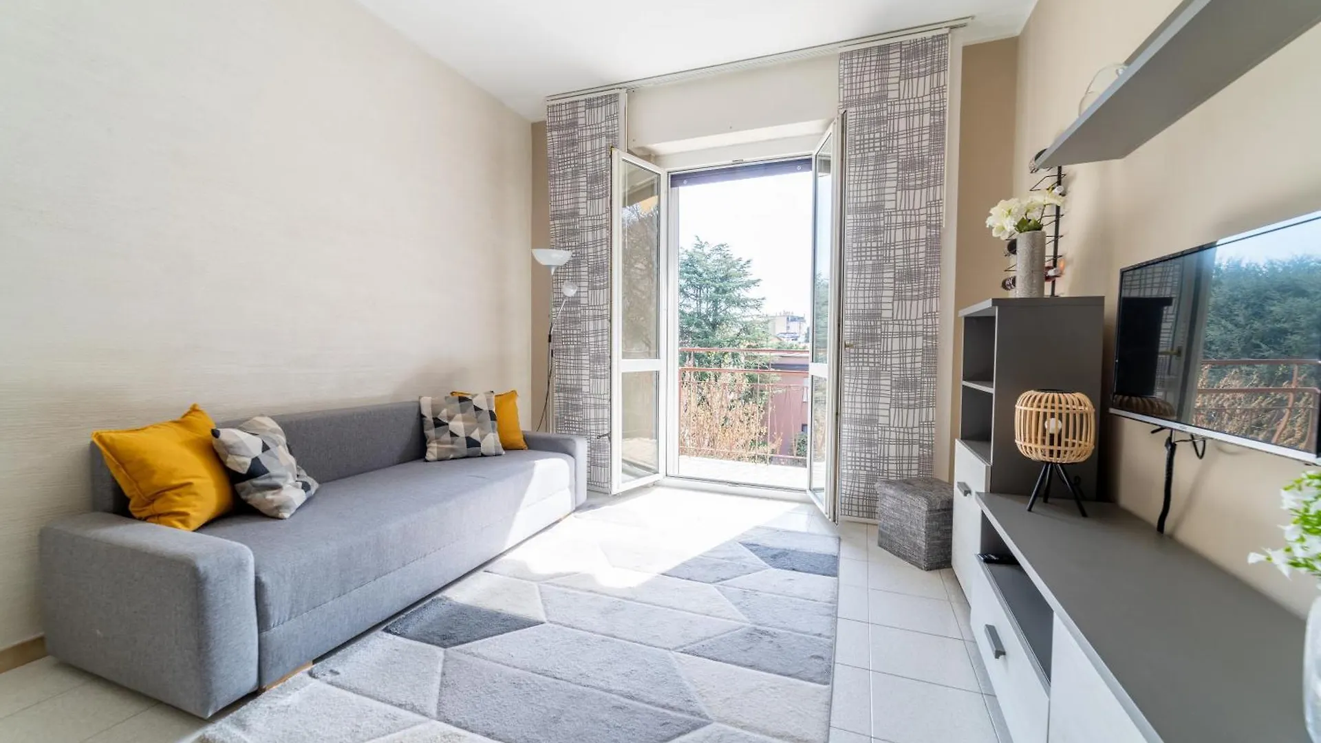 Apartment F1 Monza - Milano New Apt Spazioso E Confortevole Italy
