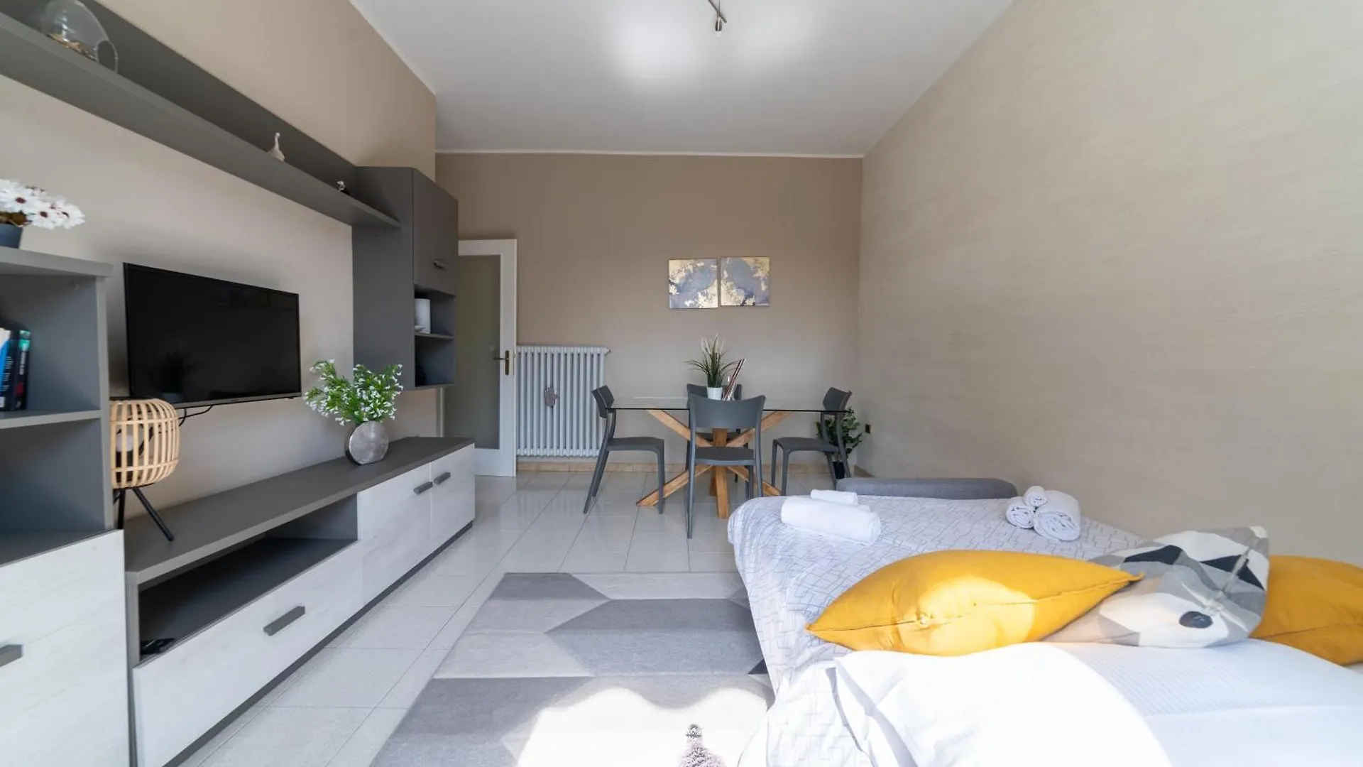 Apartment F1 Monza - Milano New Apt Spazioso E Confortevole
