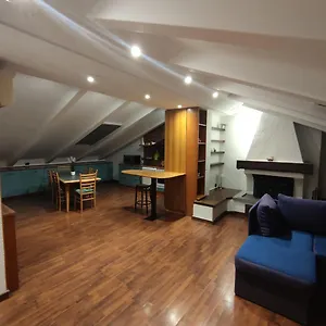 Appartamento Loft Mansardato, Monza