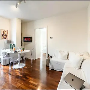 Appartamento Casa Albertina Grazioso Vicino Stazione, Monza